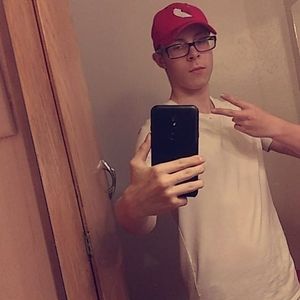 Meet your Posher, Derek